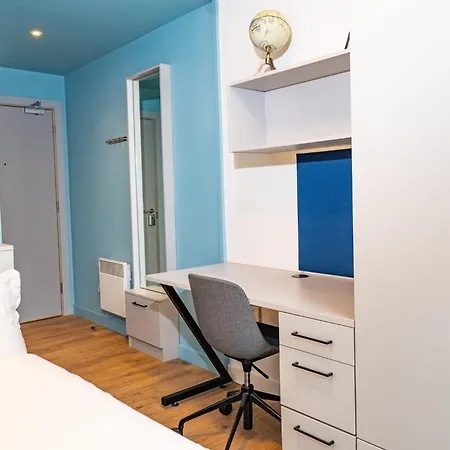 And Private Bedrooms At The Loom In *